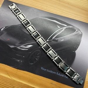 Stainless steel carbon fiber bracelet